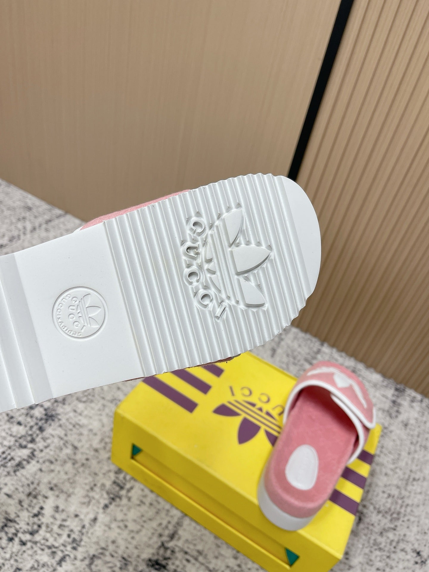 GUCCI 26S PLATFORM SLIDE SANDALS IN LIGHT PINK FABRIC