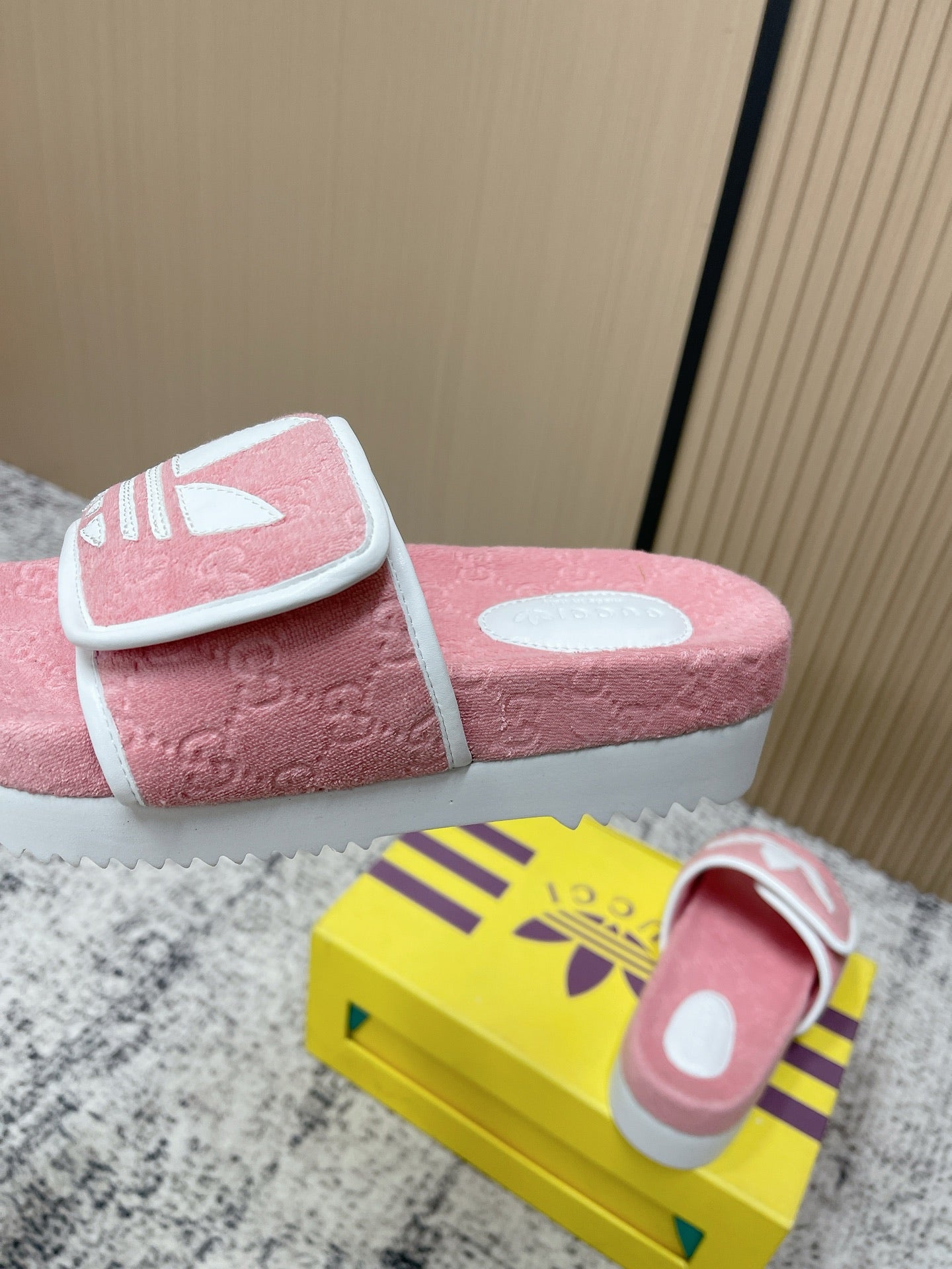 GUCCI 26S PLATFORM SLIDE SANDALS IN LIGHT PINK FABRIC