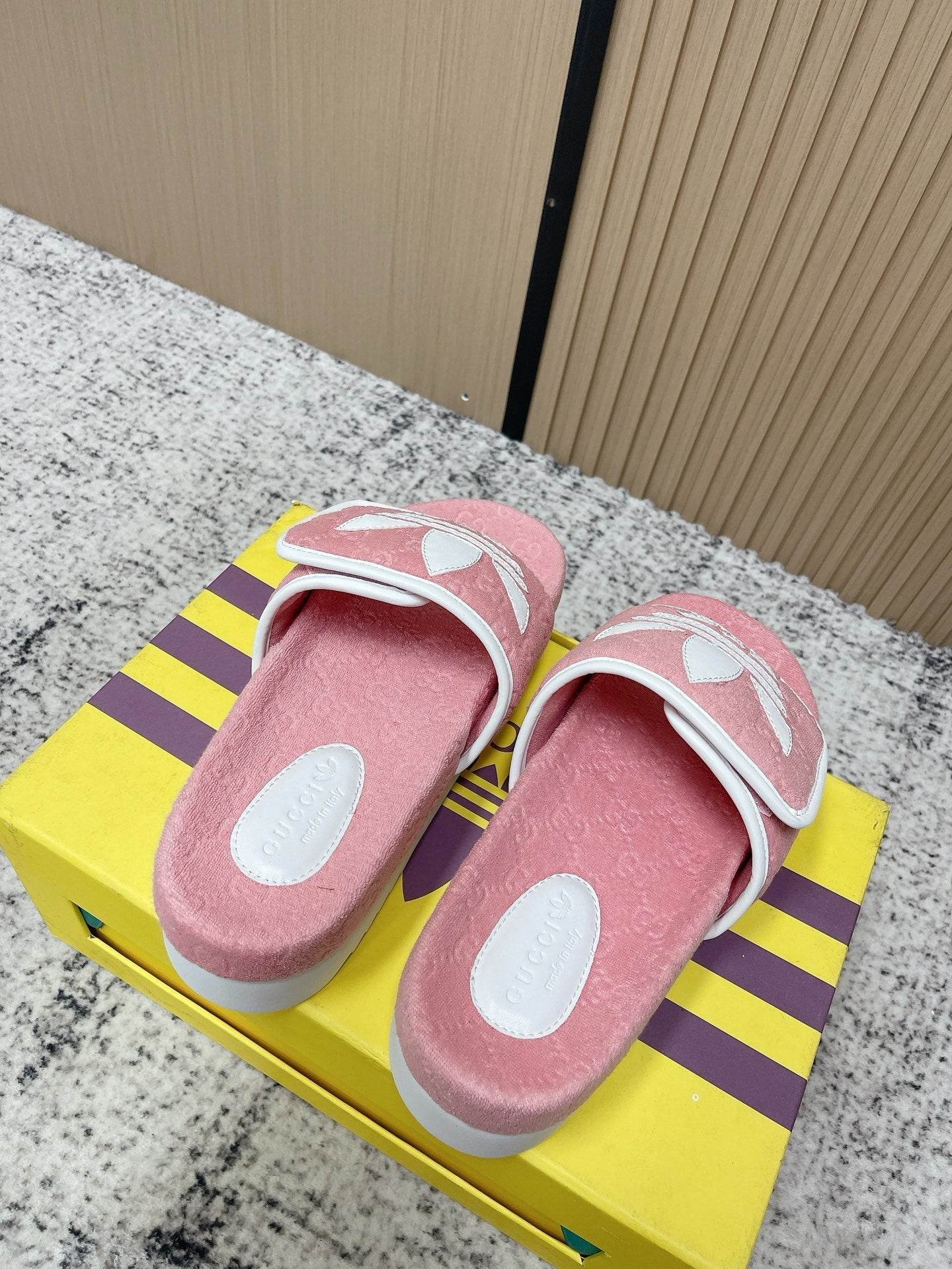 GUCCI 26S PLATFORM SLIDE SANDALS IN LIGHT PINK FABRIC