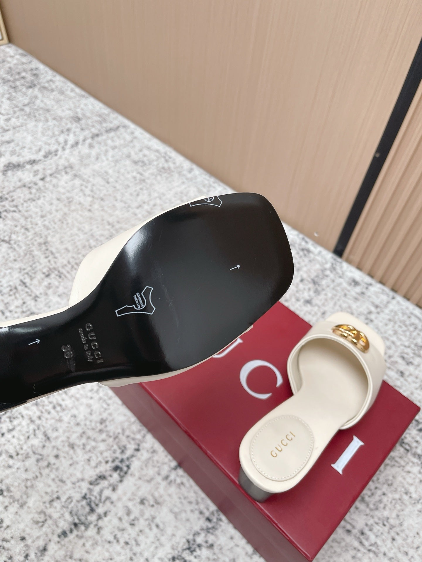 GUCCI 26S GG LOGO HIGH-HEEL MULES IN CREAM WHITE CALFSKIN