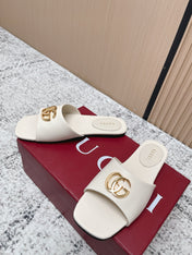 GUCCI 26S SLIDE SANDAL IN CREAM WHITE CALFSKIN WITH GOLD HARDWARE