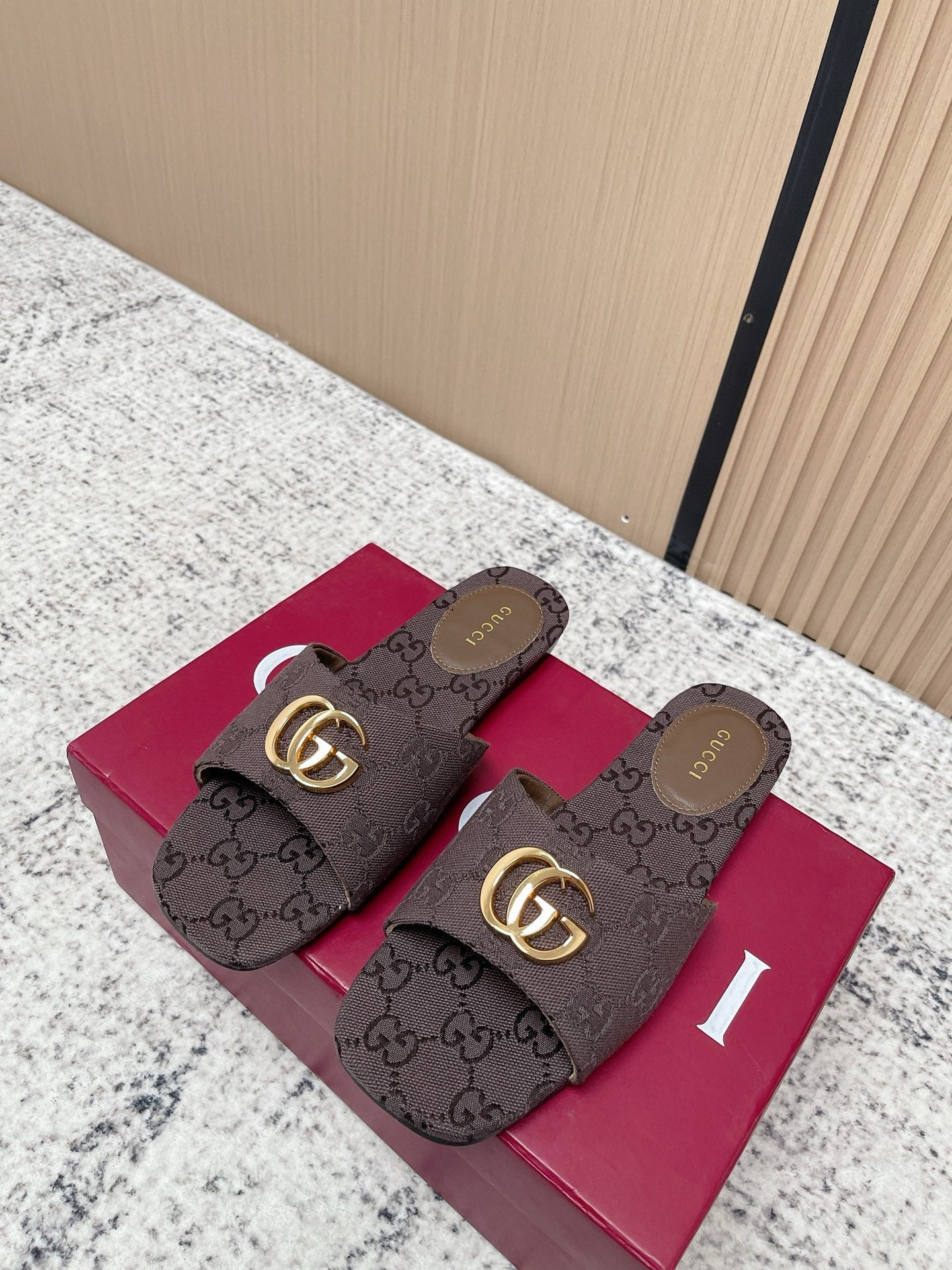 GUCCI 26S SLIDE SANDAL IN DARK BROWN CANVAS