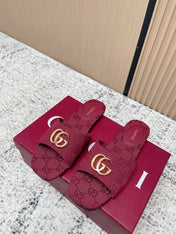 GUCCI 26S SLIDE SANDAL IN DARK RED CANVAS