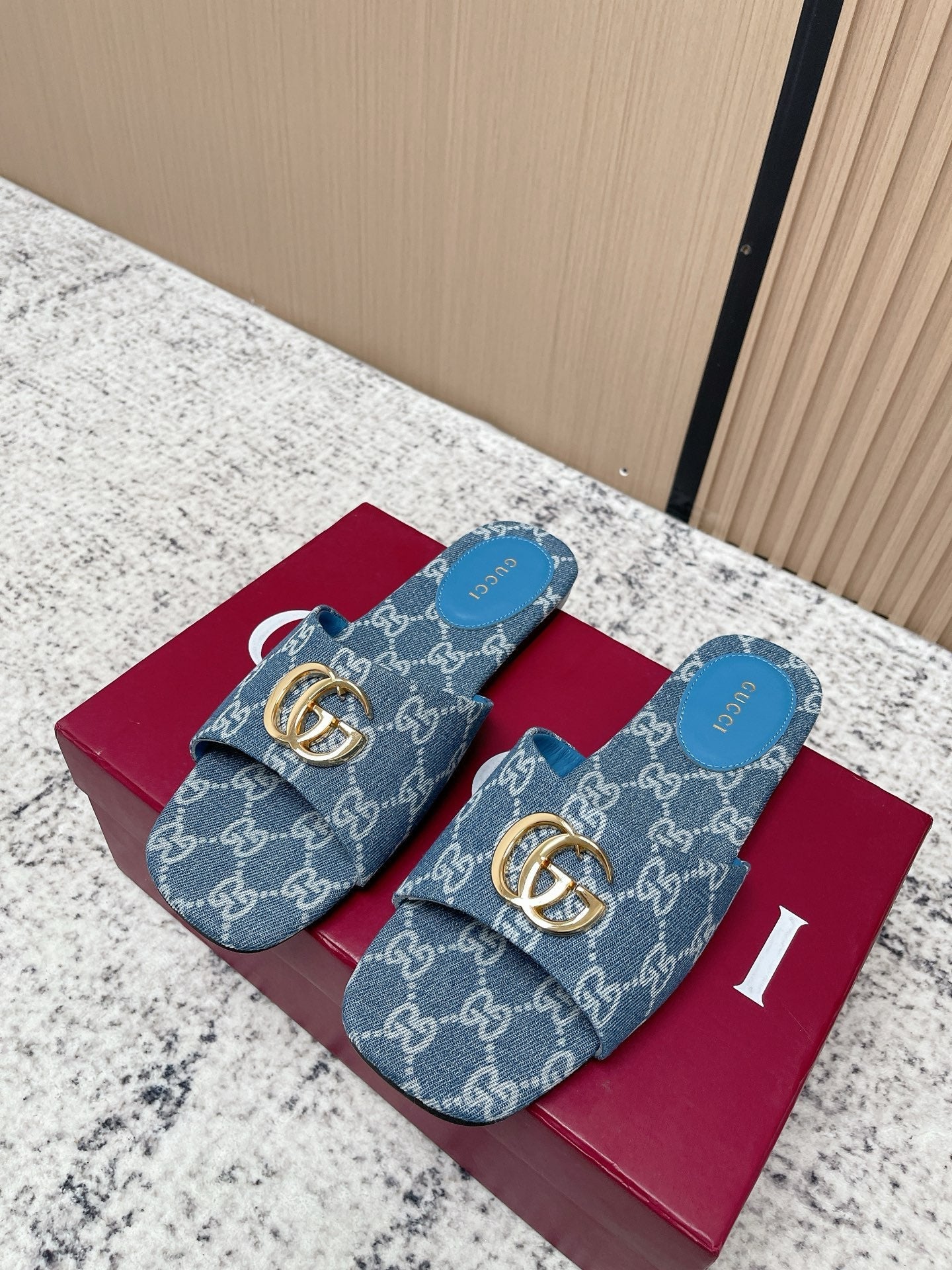 GUCCI 26S SLIDE SANDAL IN BLUE DENIM