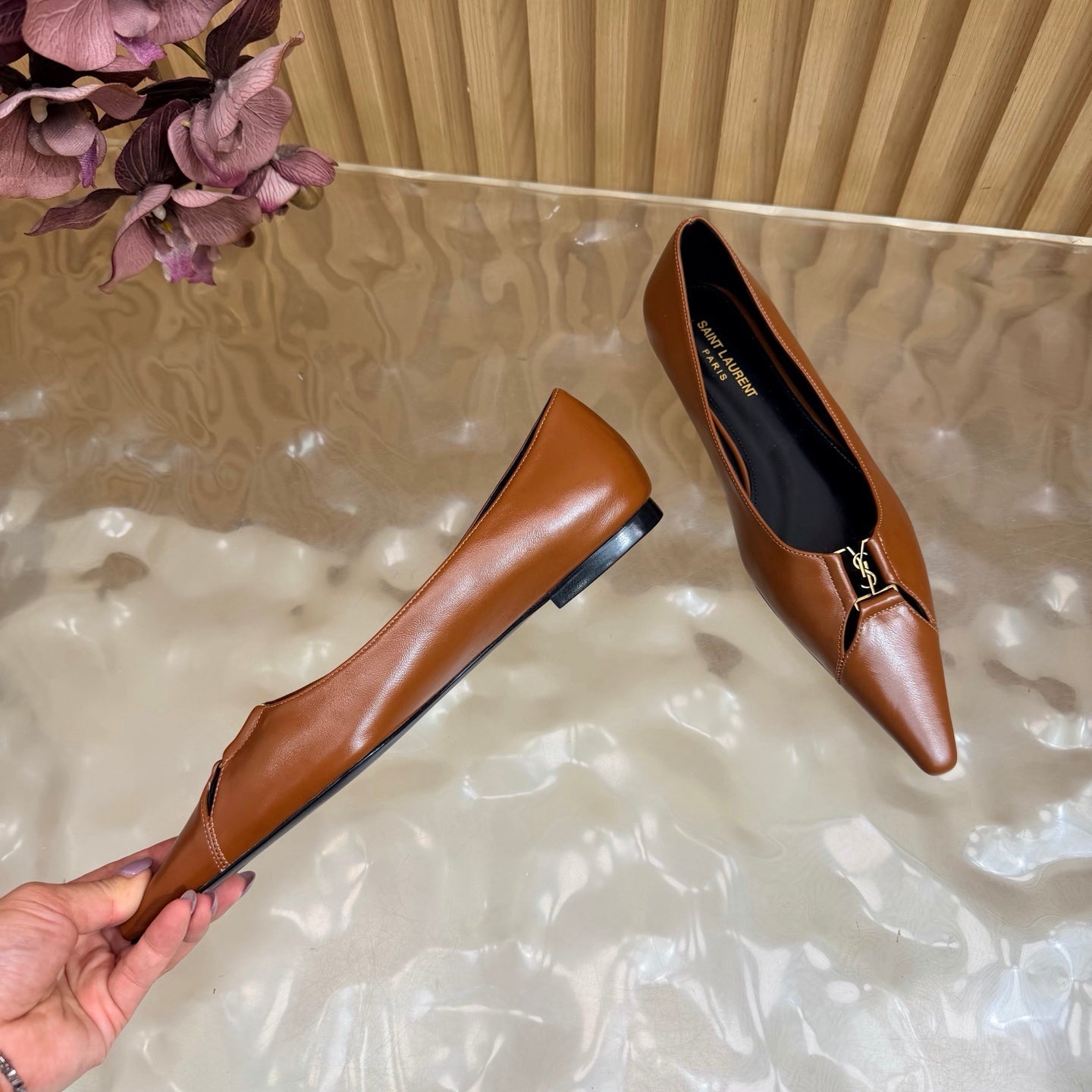 YSL 26S POINTED TOE FLATS IN BROWN GLOSSY CALFSKIN