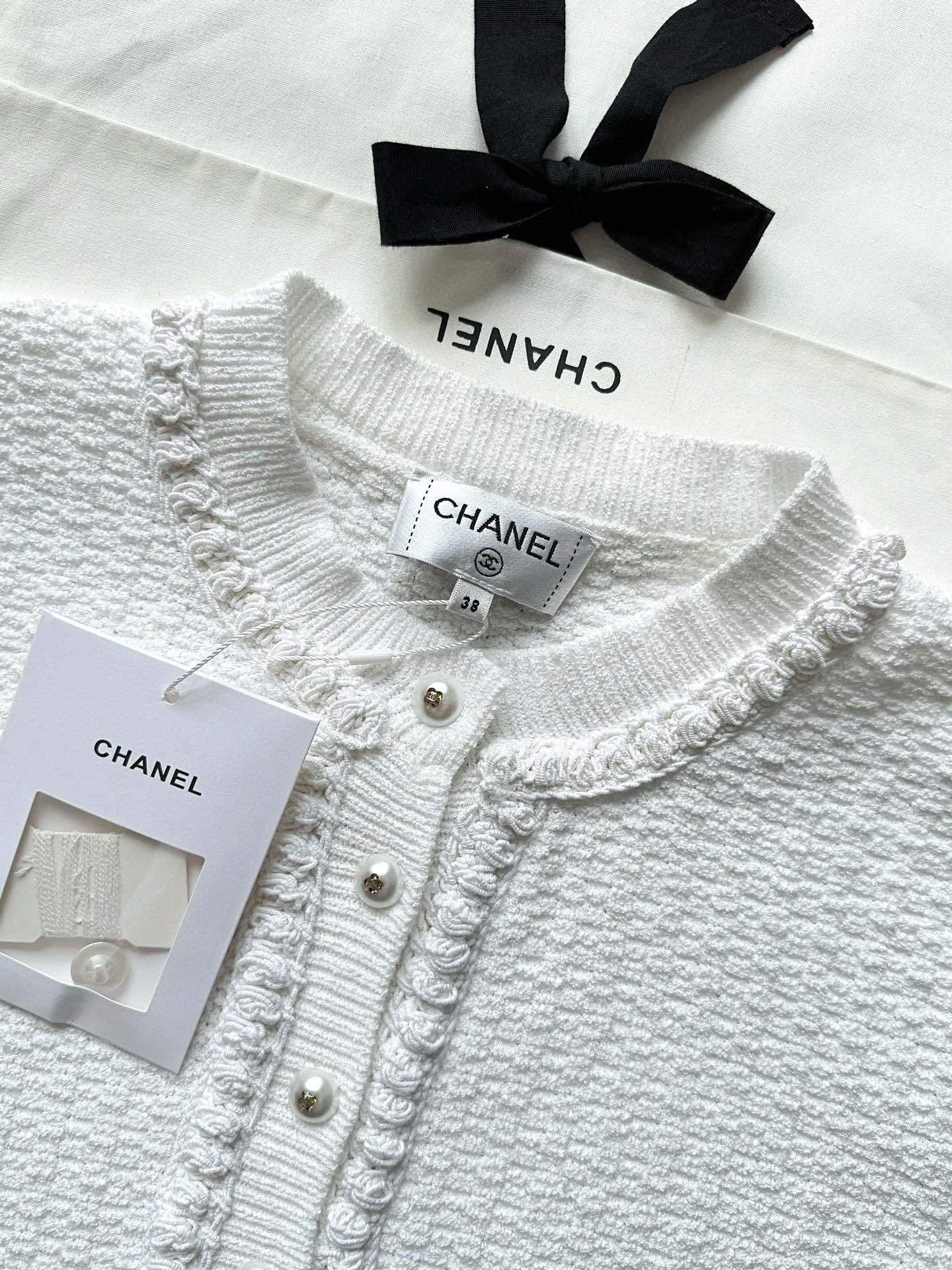 Chanel 25P Long-Sleeve Top White Tweed Pearl Buttons 237299