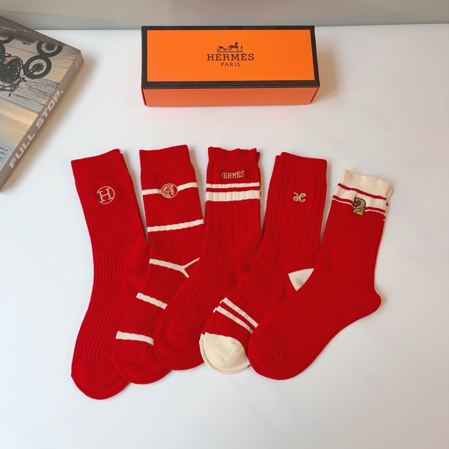 HERMES 26S CREW SOCKS 157934 (1 BOX)