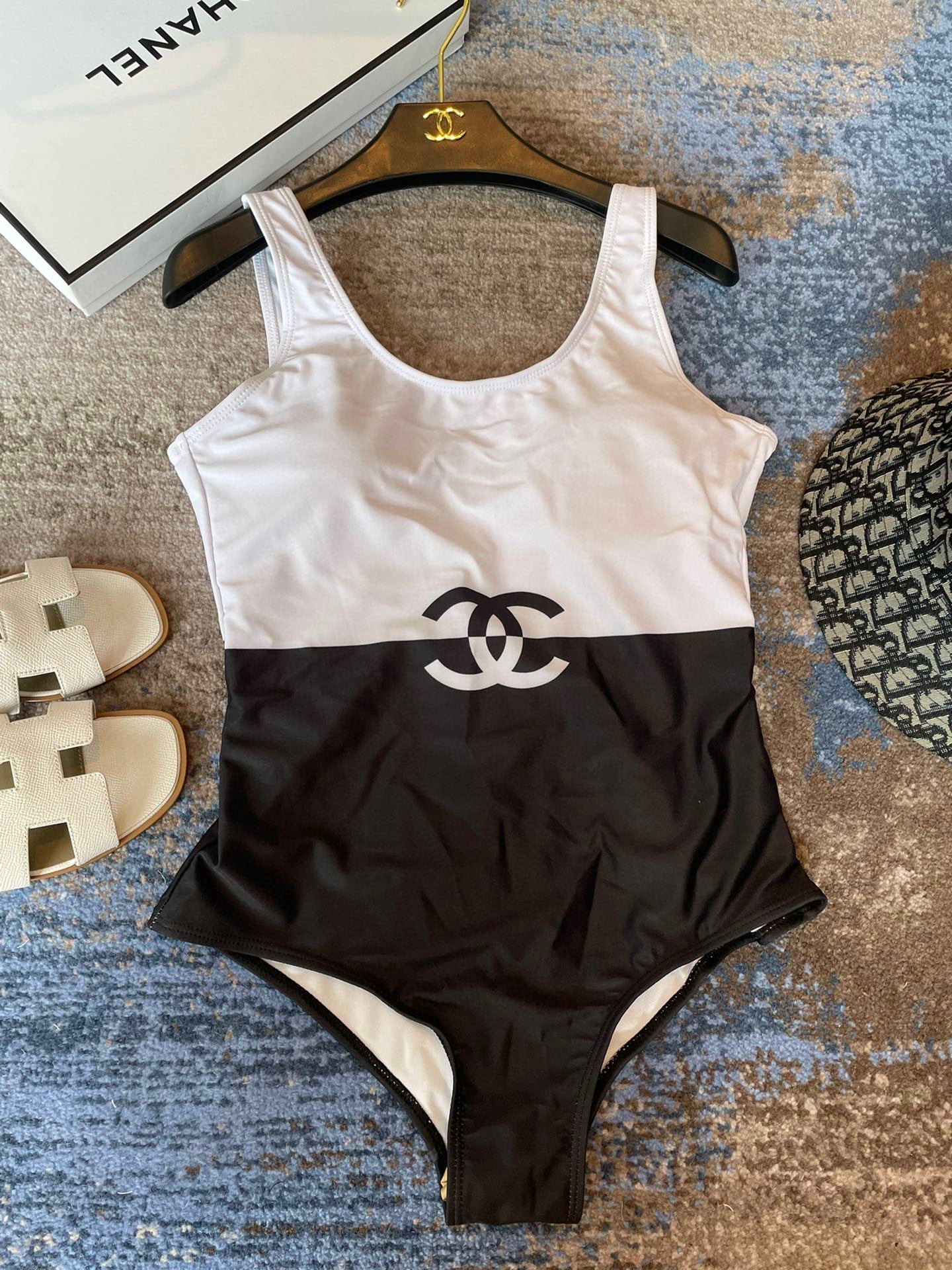 CC BIKINI SWIMSUIT SET IN BLACK AND WHITE 613717