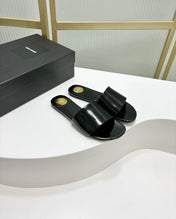 CARLYLE SLIDES IN BLACK GLAZED LEATHER