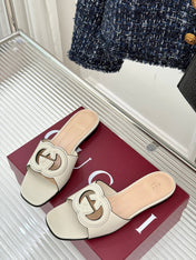 SLIDE SANDALS IN CREAM WHITE CALFSKIN