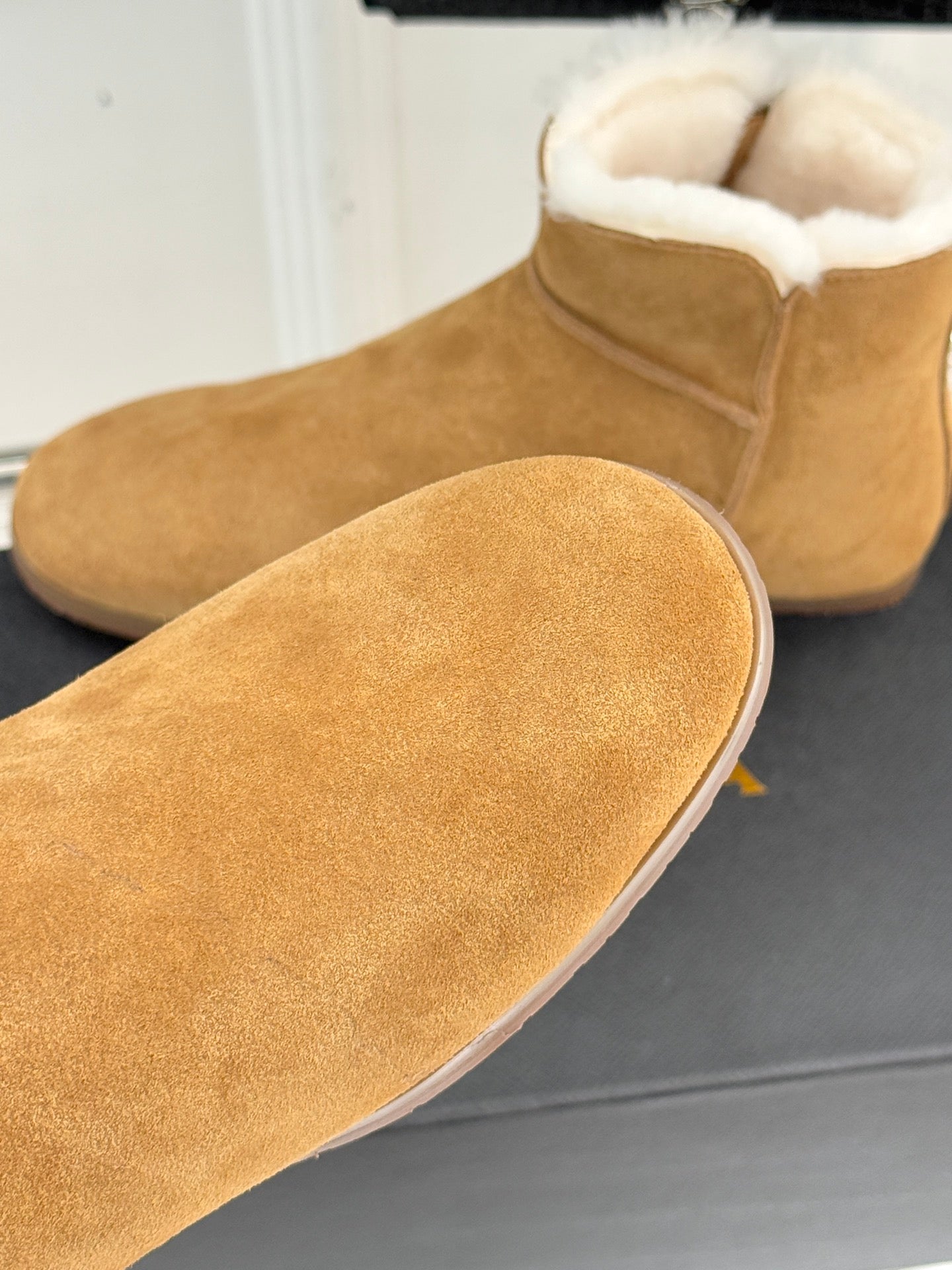 ALAIA 26S SNOW BOOTS IN LIGTH BROWN SUEDE AND WOOL
