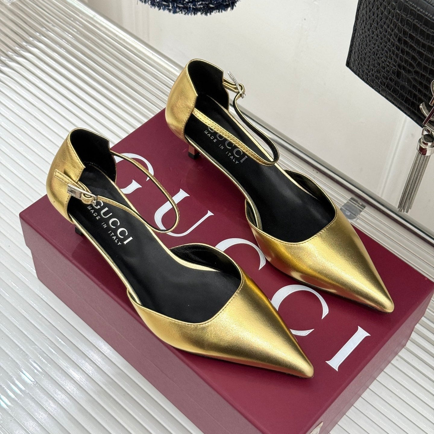 GUCCI 26S HIGH HEELS 55 MM IN GOLD LAMBSKIN