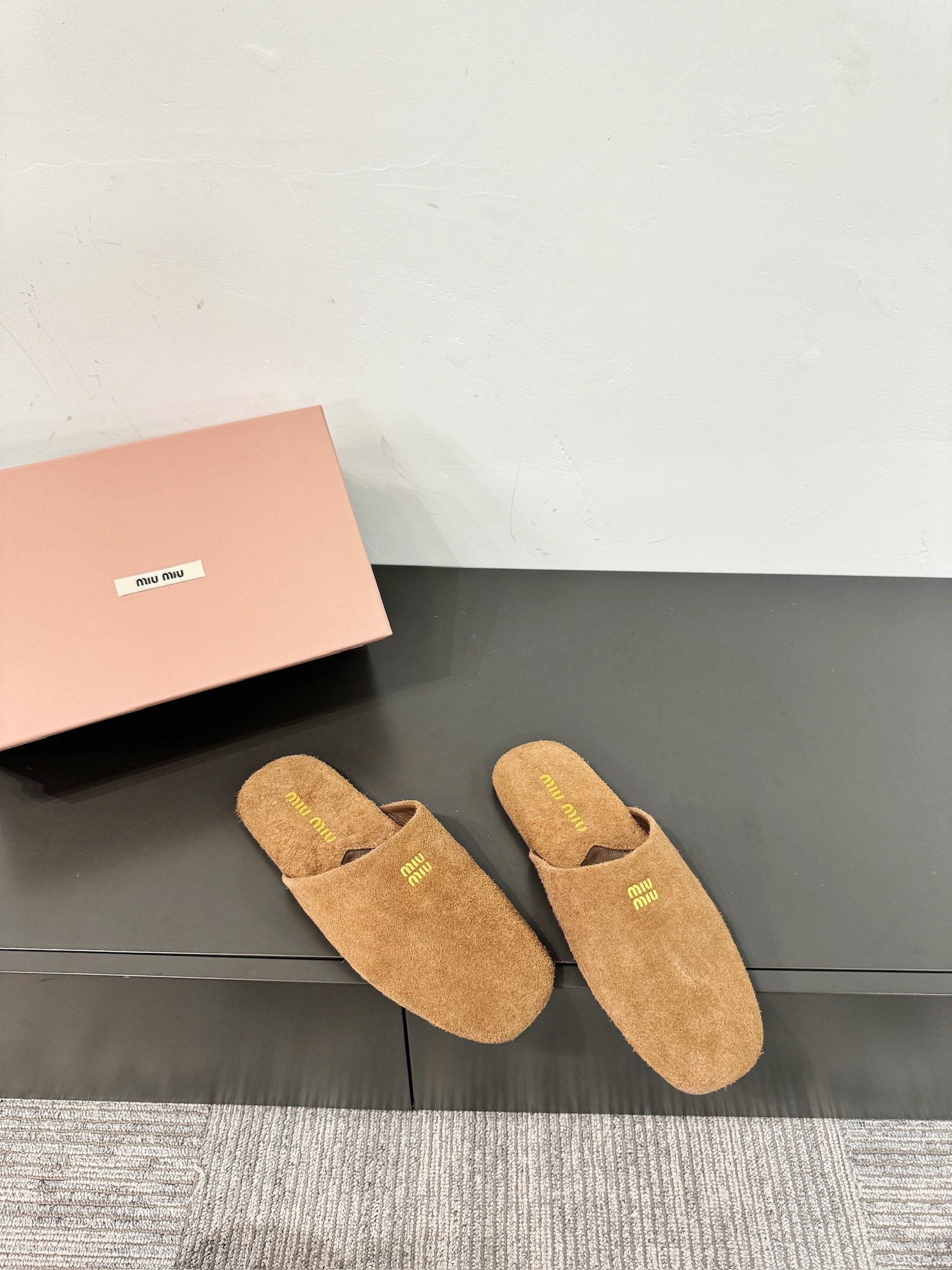 MIUMIU 26S MULE LOAFERS IN CARAMEL BROWN SUEDE LOGO