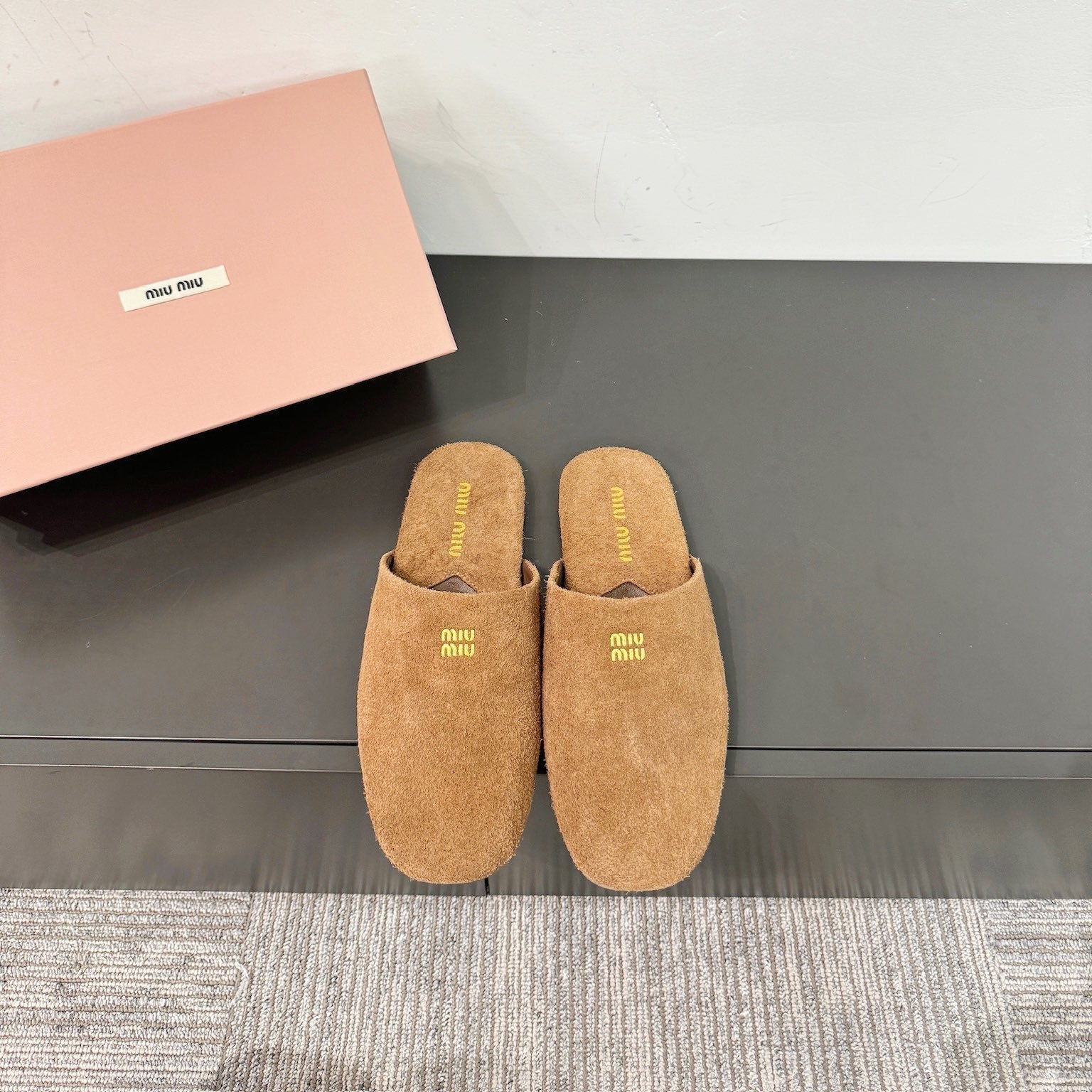 MIUMIU 26S MULE LOAFERS IN CARAMEL BROWN SUEDE LOGO