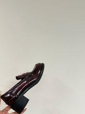 LOAFER WITH GOLD COIN IN CRIMSON GLOSSY CALFSKIN