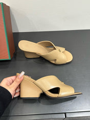 LP HIGH HEELS 25S IN WARM BEIGE LAMBSKIN