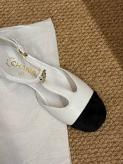 CHANEL 26S SLINGBACK SHOES IN WHITE CALFSKIN AND SUEDE GOLD HARDWARE