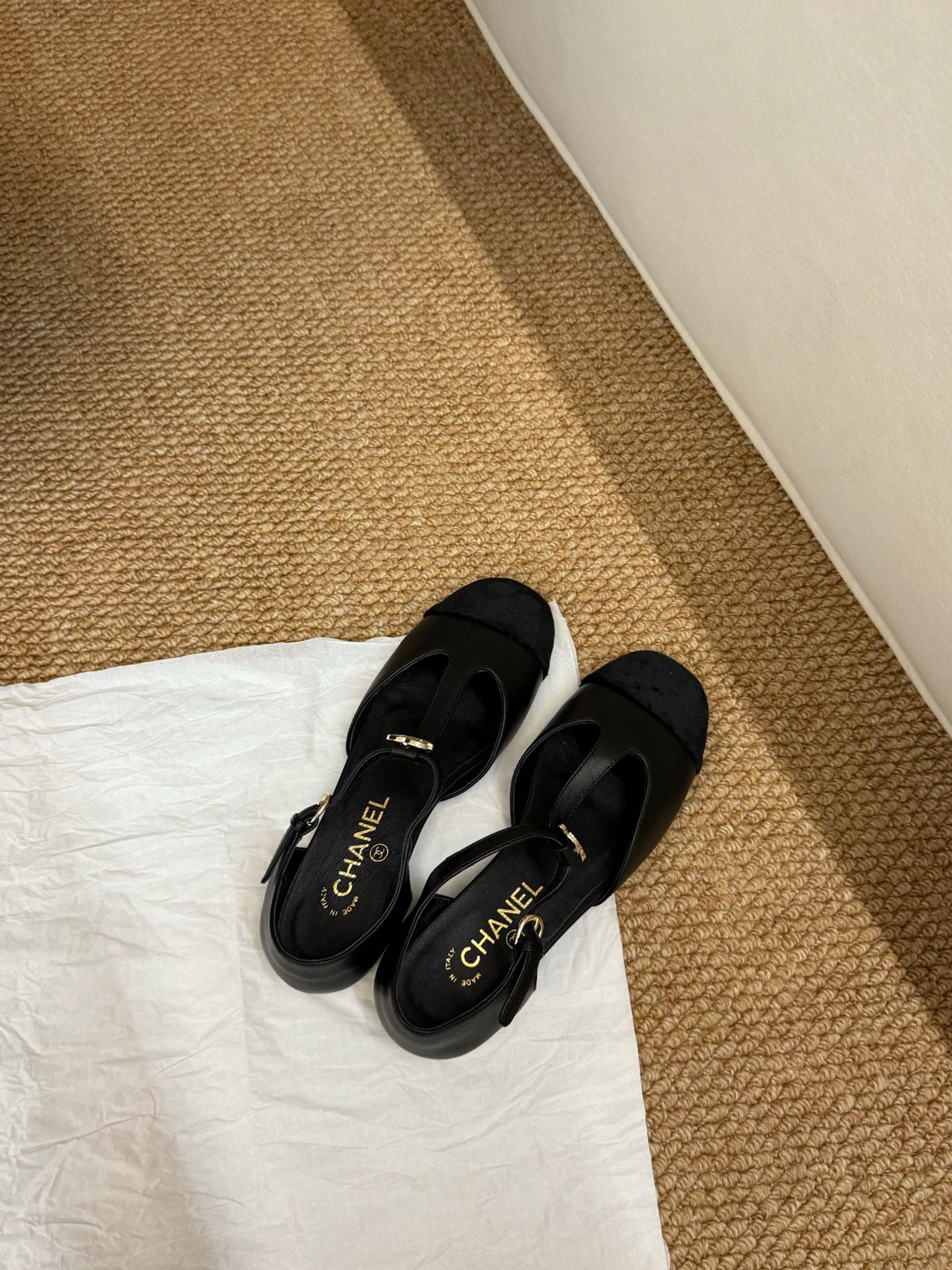 CHANEL 26S SLINGBACK SHOES IN BLACK CALFSKIN AND SUEDE GOLD HARDWARE