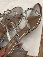 VALENTINO 26S ROCKSTUD HIGH HEEL SANDALS IN SILVER CALFSKIN