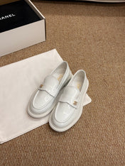 CHANEL 26S LOAFERS IN WHITE PATENT CALFSKIN CC LOGO