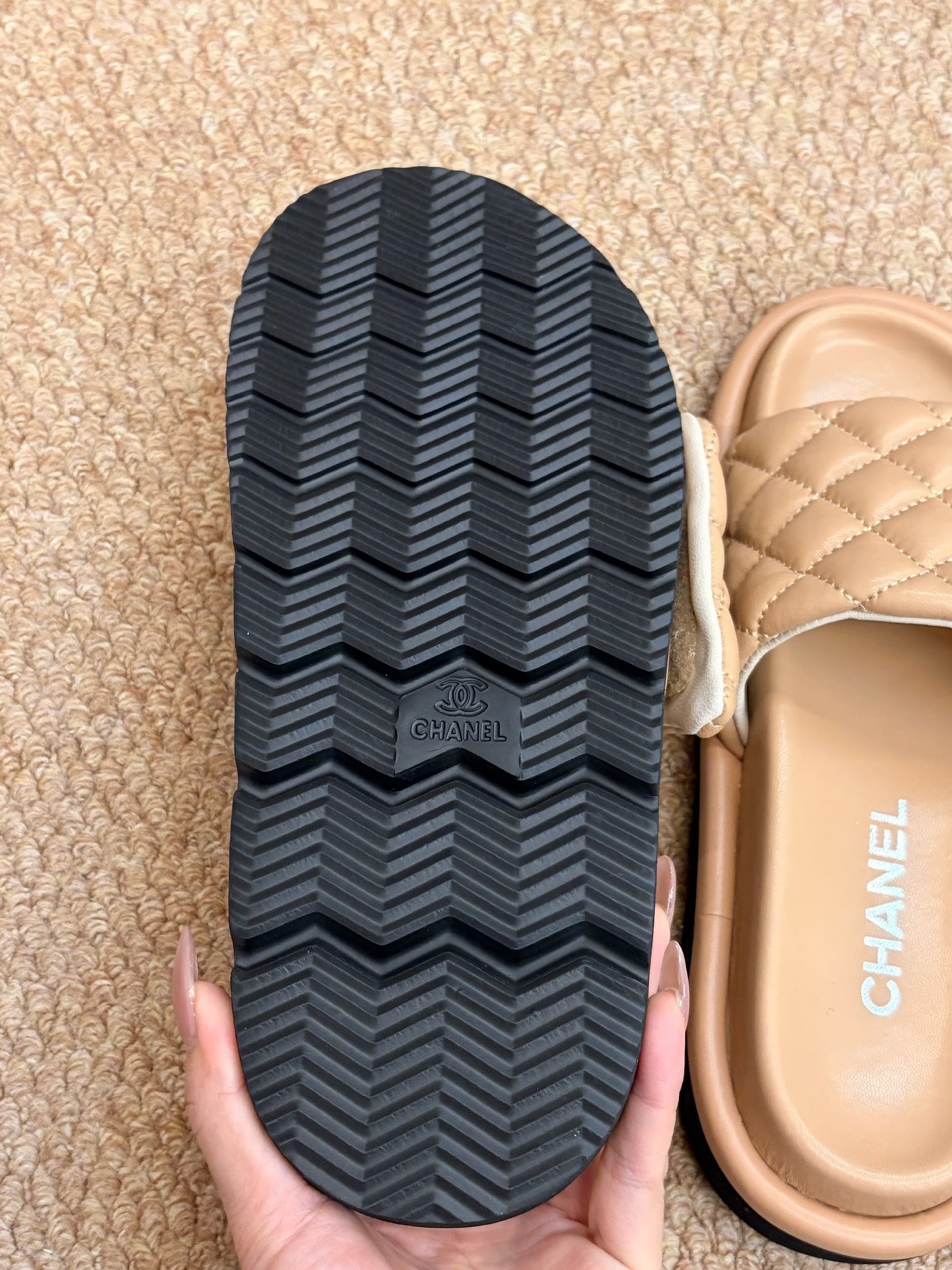 CHANEL 26S SLIDE SANDALS IN BEIGE QUILTED CALFSKIN SILVER HARDWARE