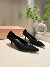 POINTED-TOE MID HEEL PUMPS IN BLACK SUEDE