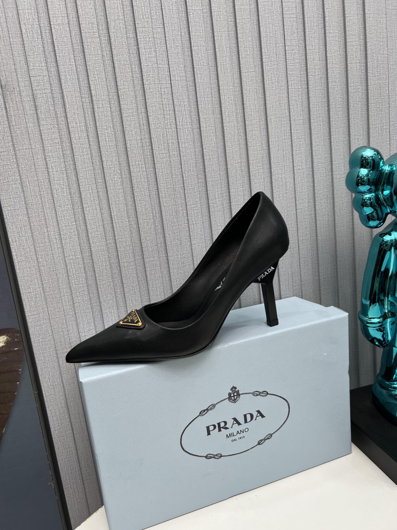 PRADA 26S POINTED TOE PUMPS STILETTO HEEL 80MM IN BLACK CALFSKIN