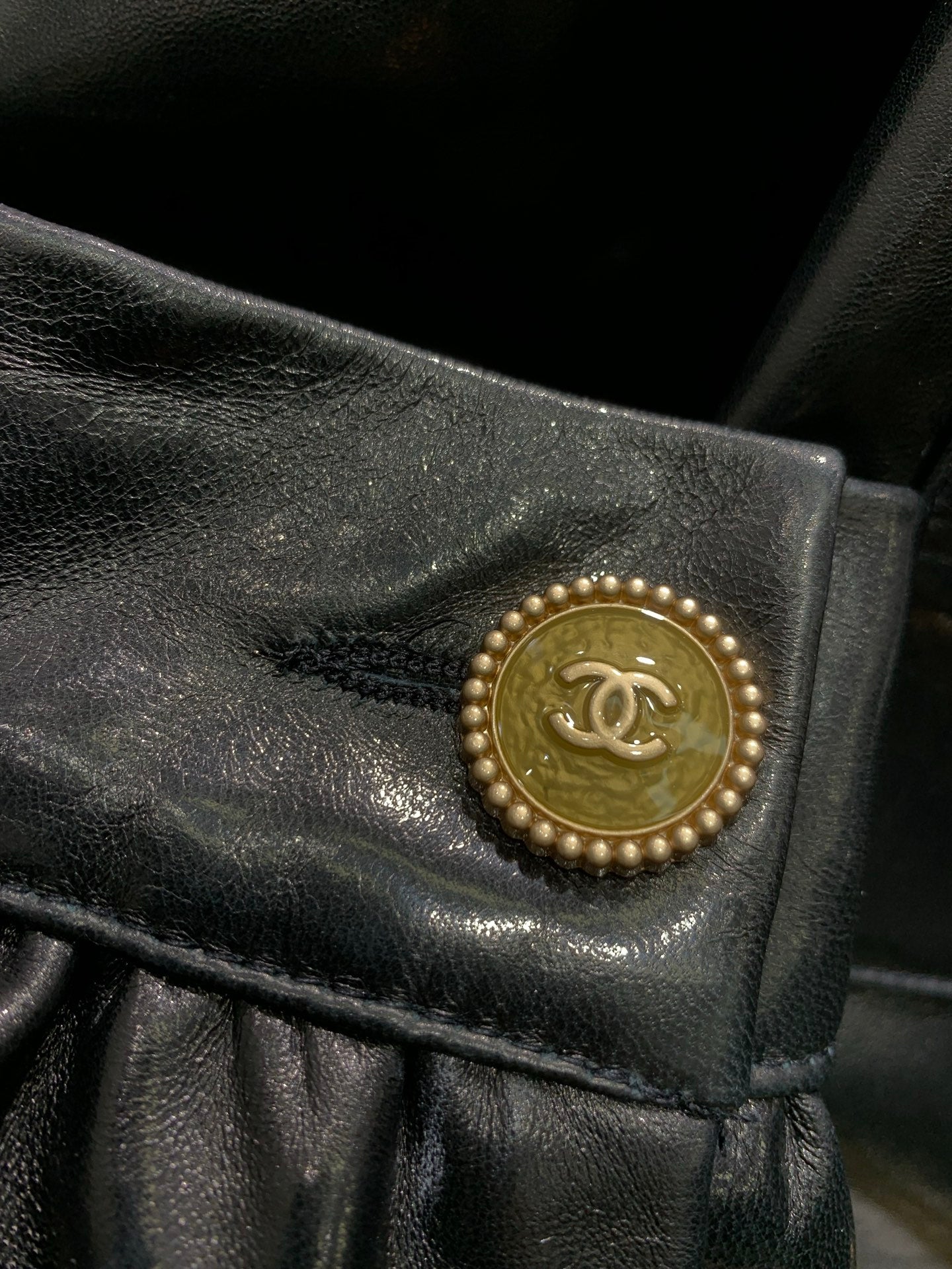 CHANEL 25S ROUND-NECK LEATHER JACKET 410