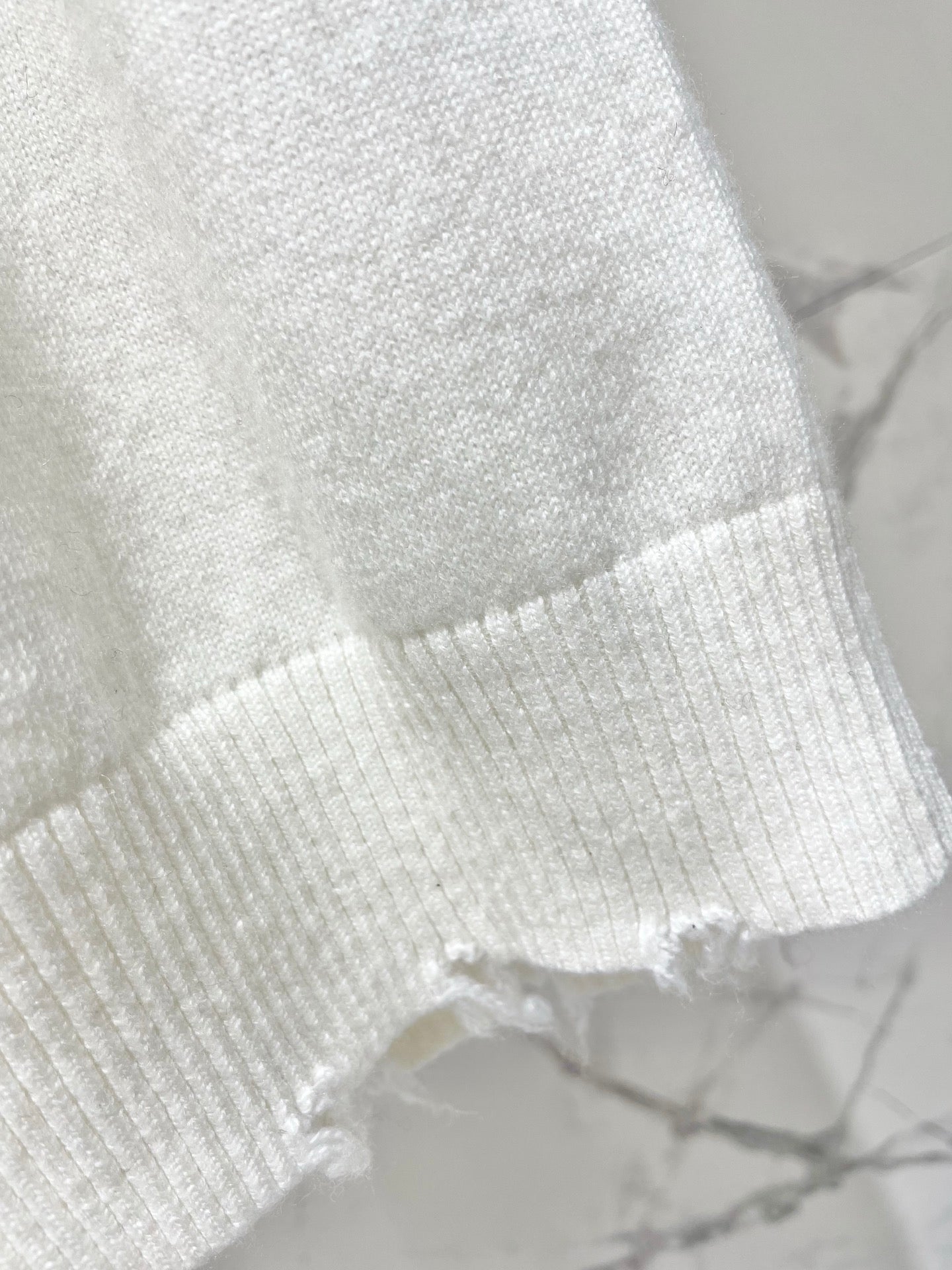 CHANEL 26S SHORT-SLEEVE KNIT TOP 957