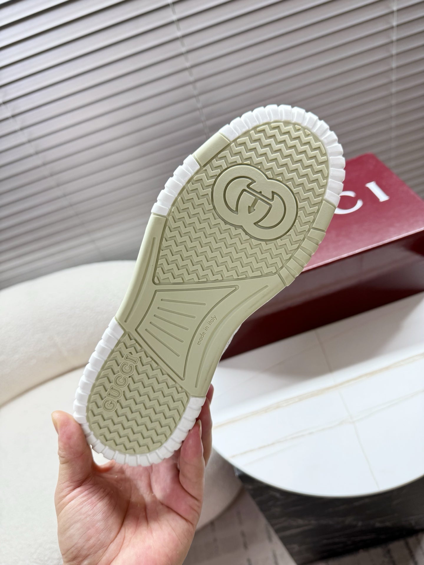 GUCCI 26S MAC80 SNEAKER IN WHITE AND RED LEATHER