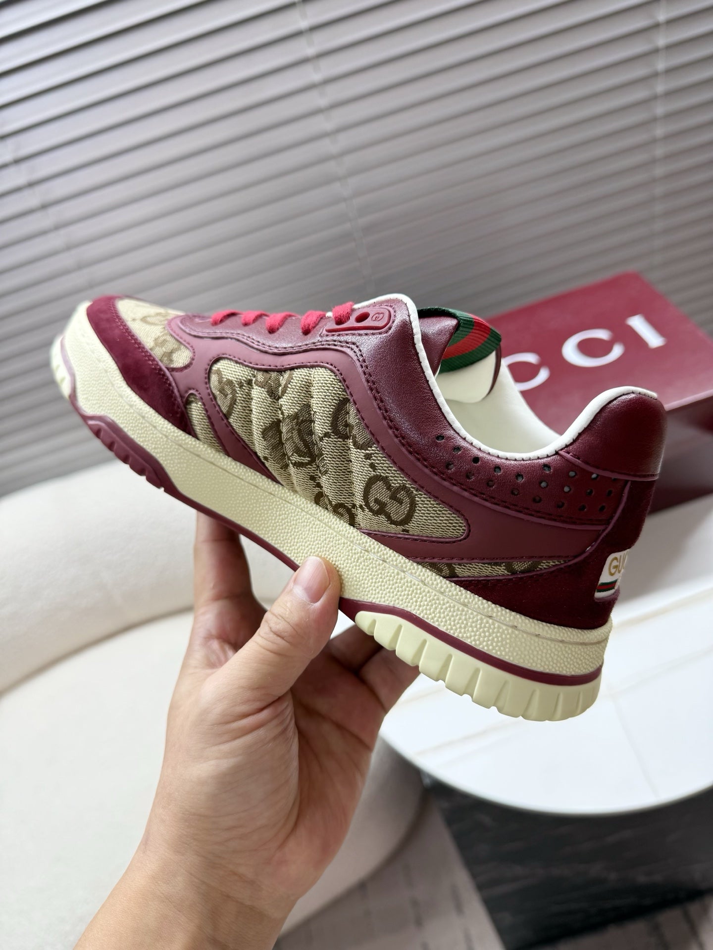 GUCCI 26S MAC80 SNEAKER IN BEIGE CANVAS AND DARK RED LEATHER