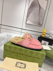 HORSEBIT MULE IN SALMON PINK SUEDE AND FLEECE LINING