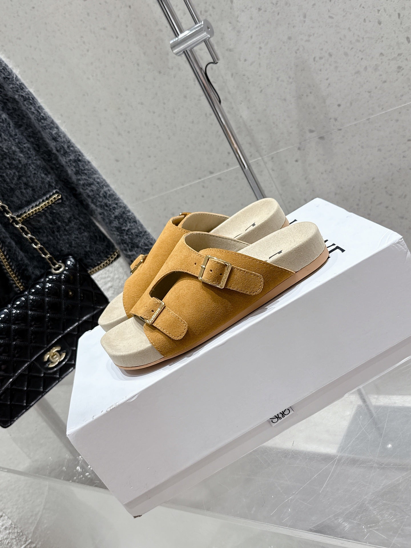 LOEWE 26S EASE SLIDE IN CAMEL BROWN SUEDE