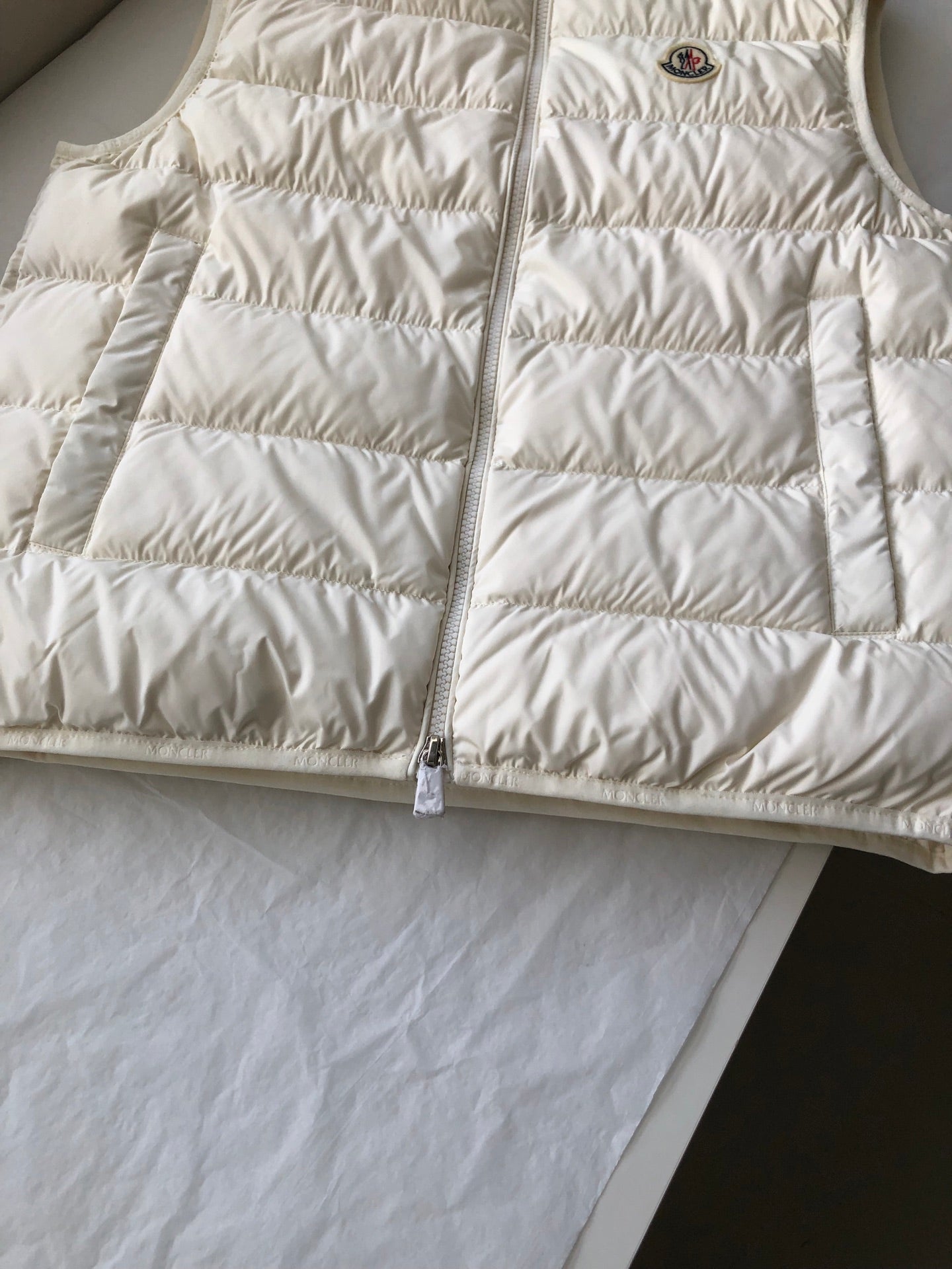 MONCLER PUFFER GILET STYLE 337