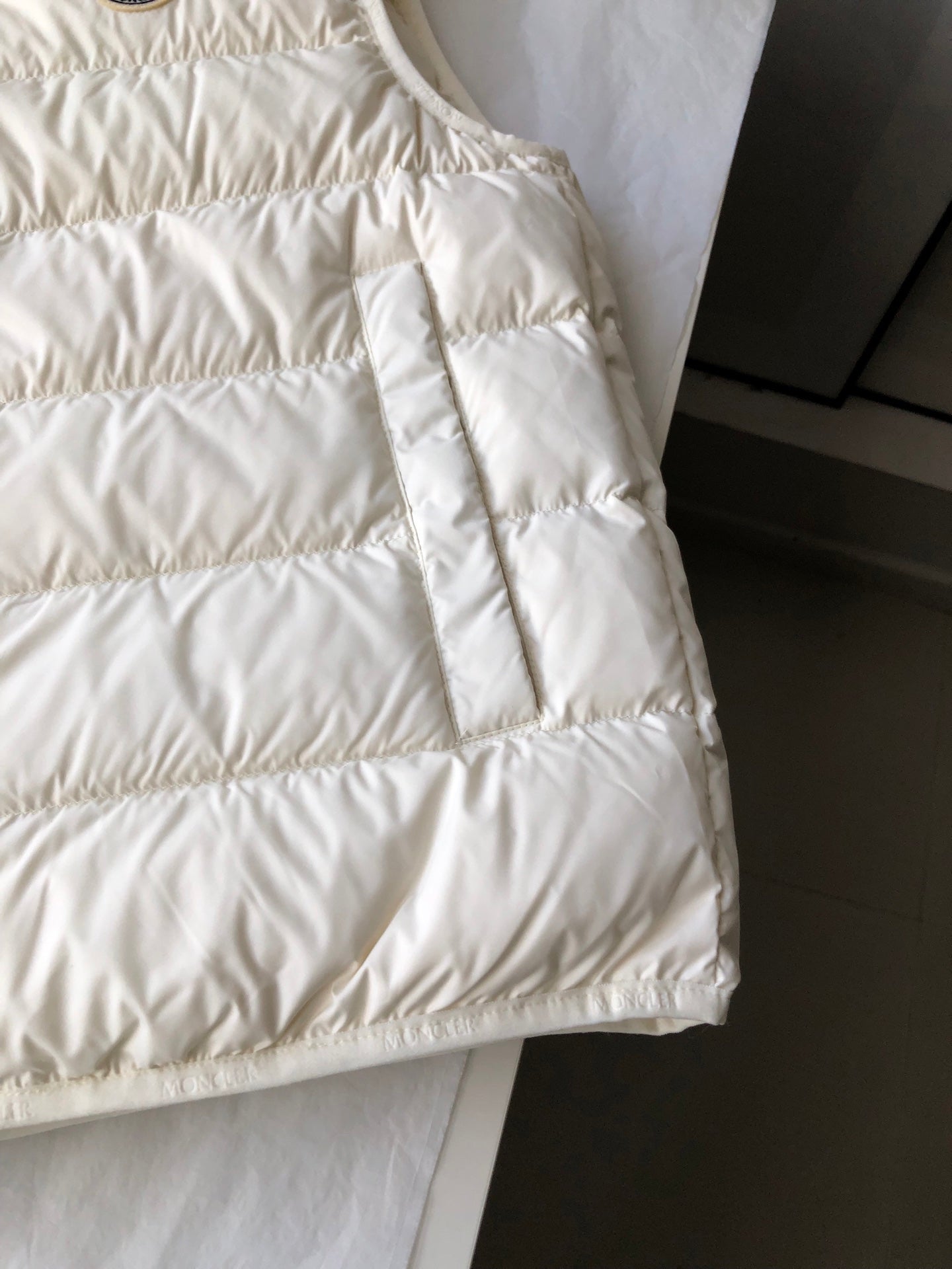 MONCLER PUFFER GILET STYLE 337