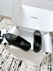 LOAFERS IN BLACK CALFSKIN HARDWARE WITH ROCK MIX CHAIN
