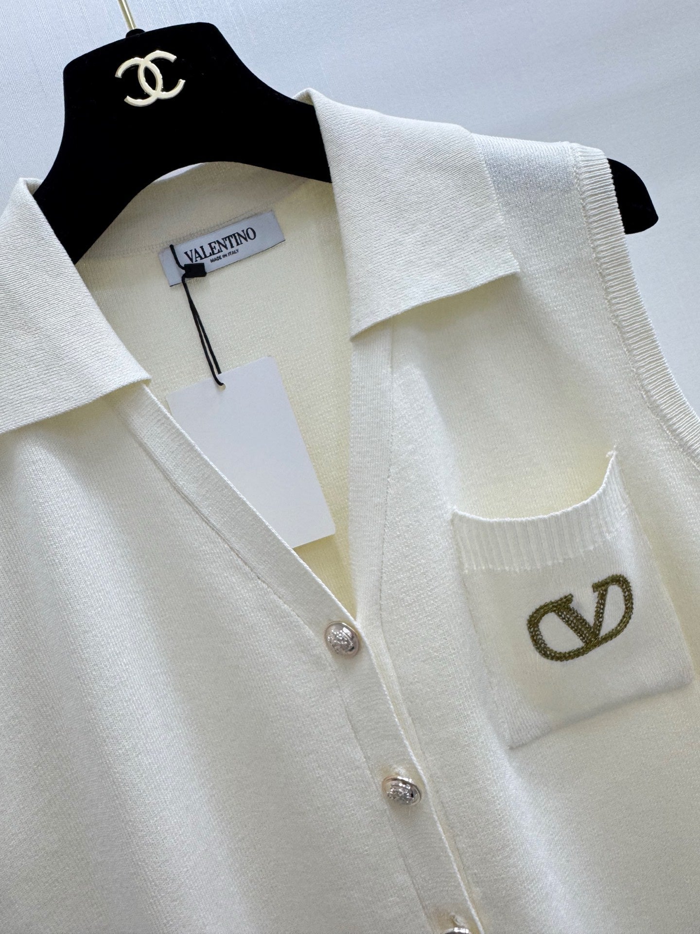 VALENTINO 26S COLLARED KNIT VEST 398