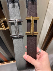 HM TRAVERSE BELT BUCKLE & REVERSIBLE CHOCOLATE BROWN AND BLACK LEATHER STRAP 38 MM GOLD HARDWARE
