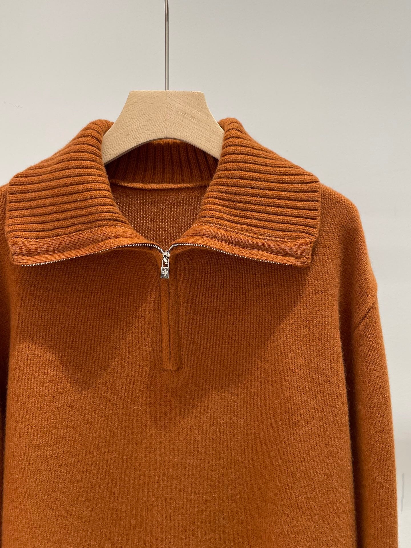 LP SWEATER STYLE 232