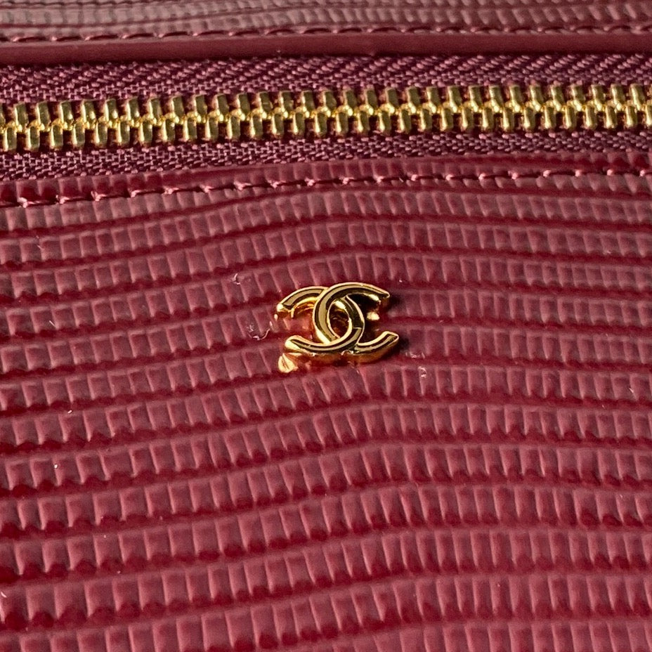 CHANEL 26S VANITY CASE 19 IN DARK RED LIZARD-EMBOSSED LEATHER
