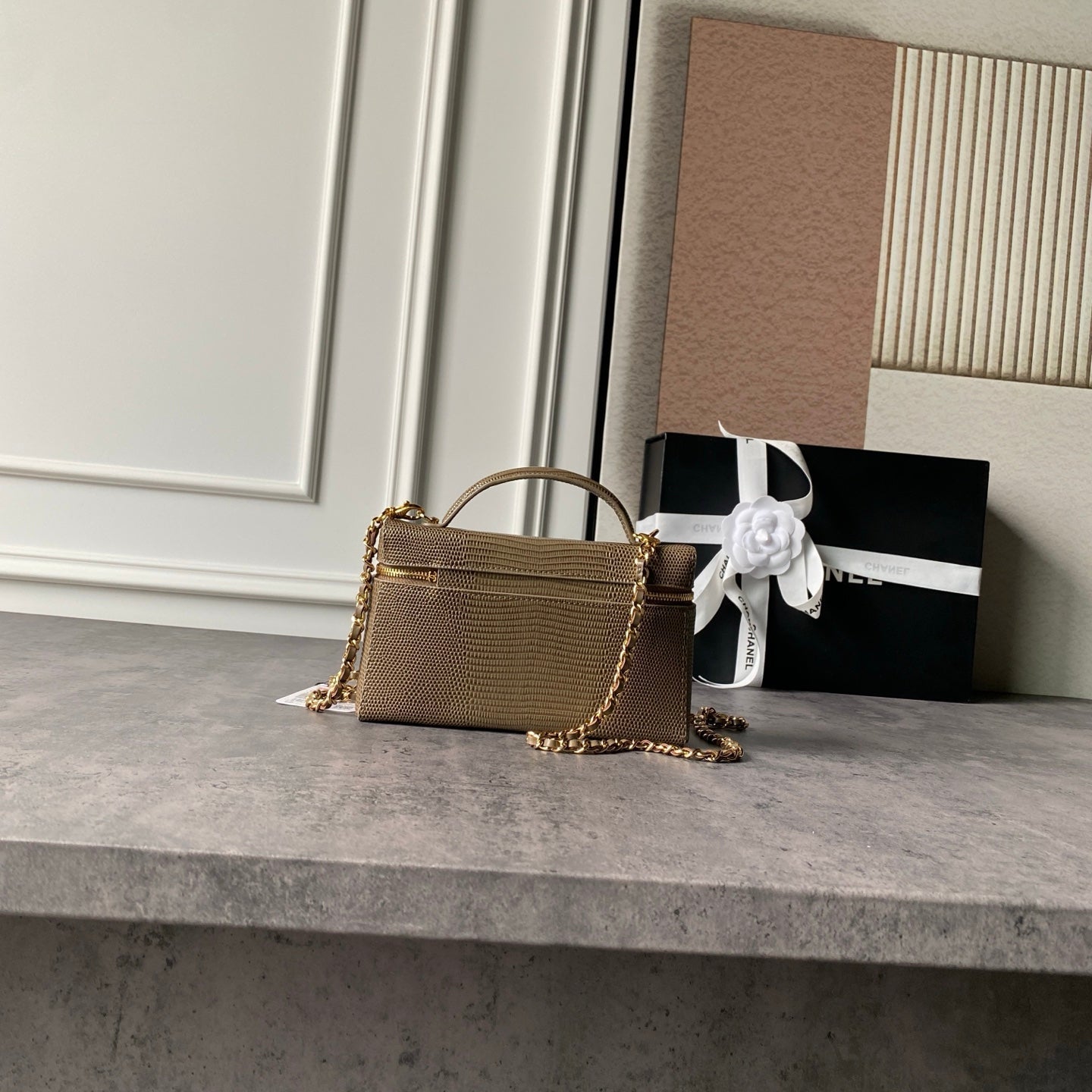 CHANEL 26S VANITY CASE 19 IN KHAKI BROWN LIZARD-EMBOSSED LEATHER