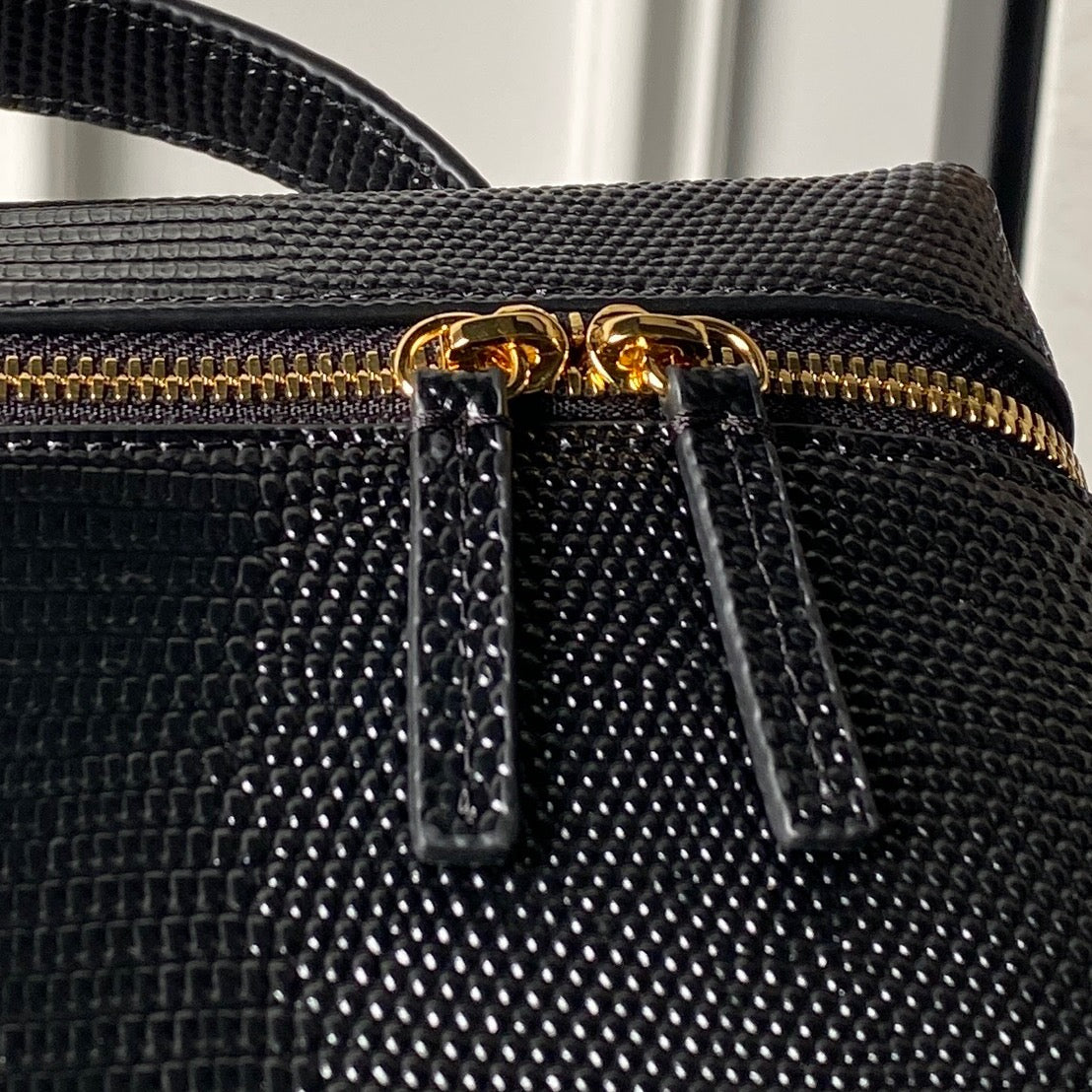 CHANEL 26S VANITY CASE 23 IN BLACK LIZARD-EMBOSSED LEATHER