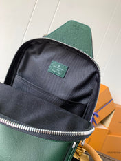AVENUE SLINGBAG 31 IN DARK GREEN TAIGA LEATHER