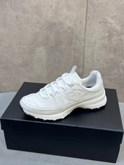 CHANEL 26S RUNNER CC LOGO SNEAKERS IN WHITE CALFSKIN