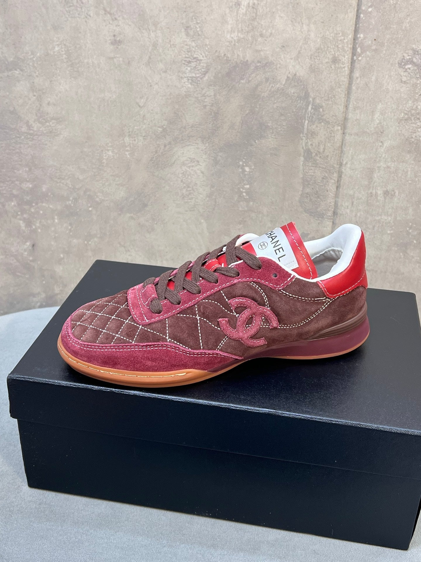 CHANEL 26S SNEAKERS IN DARK BROWN AND BURGUNDY RED SUEDE QUILTED CC LOGO