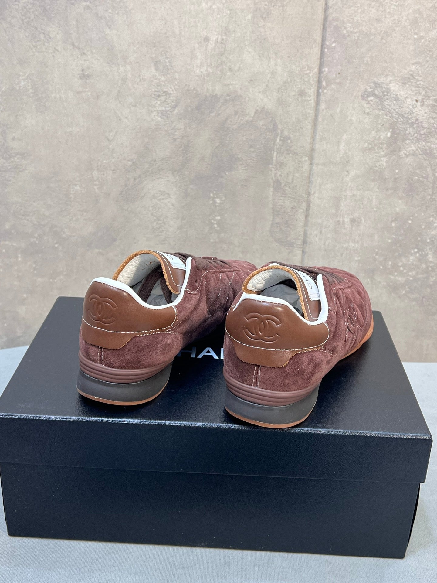 CHANEL 26S SNEAKERS IN DARK BROWN SUEDE QUILTED CC LOGO