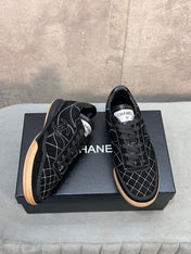 CHANEL 26S SNEAKERS IN BLACK SUEDE QUILTED CC LOGO