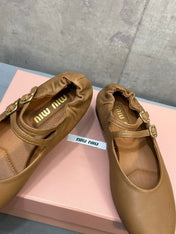 MIUMIU 26S DOUBLE STRAP MARY JANE FLATS IN CARAMEL BROWN SHEEPSKIN