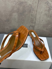 THE ROW 26S SQUARE TOE THONG KITTEN HEEL SANDALS 45MM IN CARAMEL BROWN CROCODILE EMBOSSED CALFSKIN