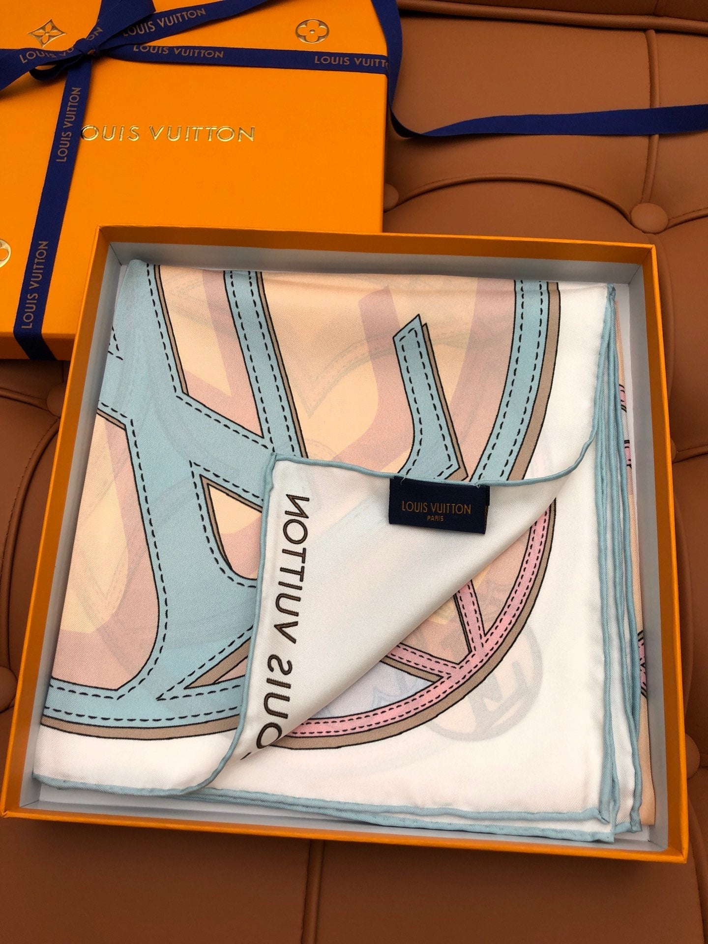 LV SCARF 90 CM IN SILK 704578